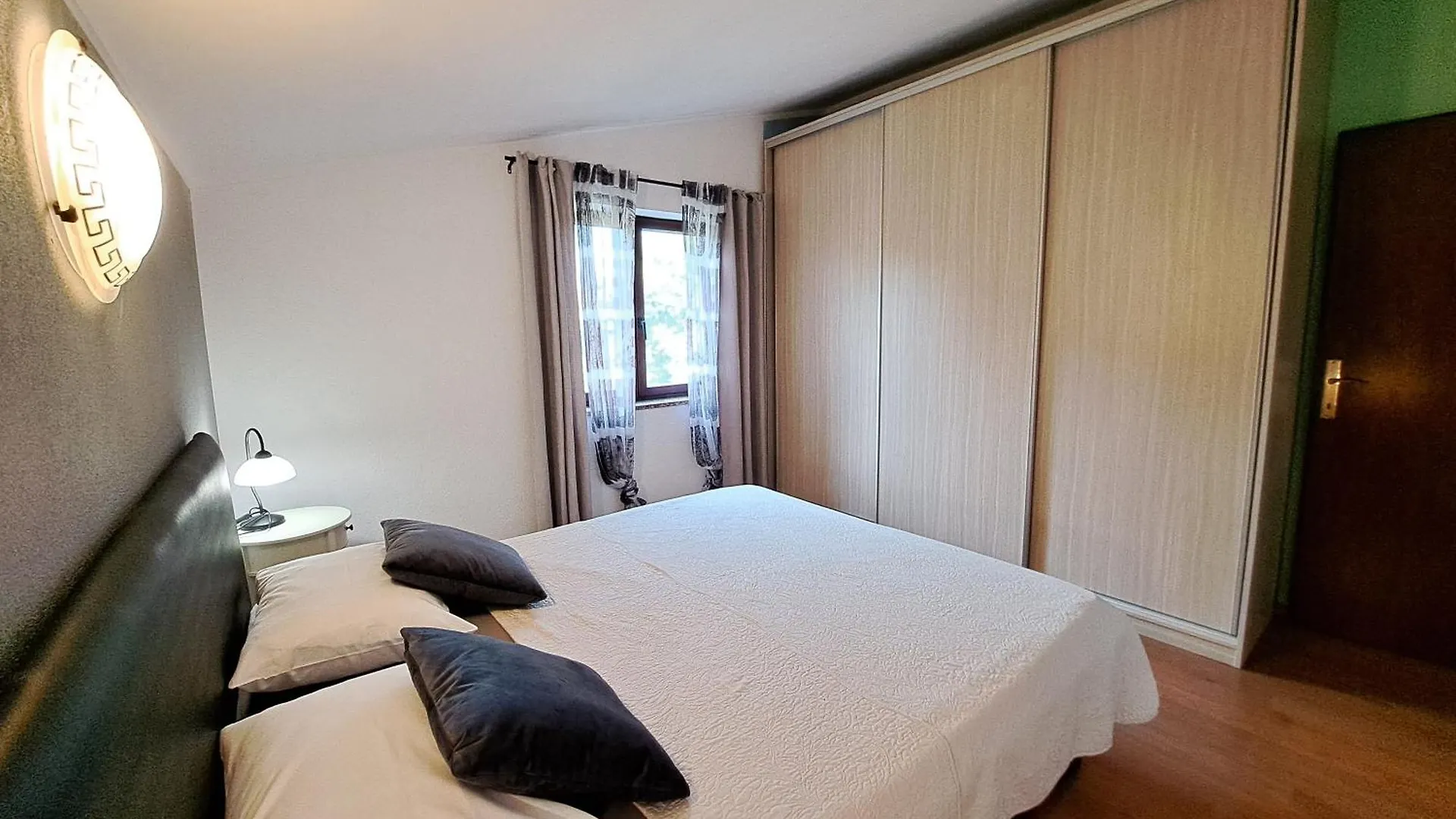 Apartments Villa Amaryllis Novigrad  0*, Novigrad (Istria)